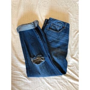 Forever 21 Distressed Boyfriend Jean